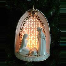 Alternate image for Irish Christmas - Shamrock Light-Up Nativity